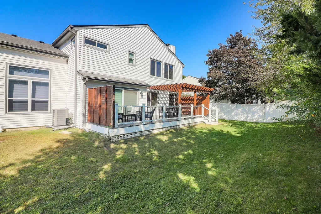 1993 Baldwin Way Bolingbrook IL 60490