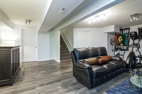 1993 Baldwin Way Bolingbrook IL 60490