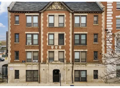 3345 North Marshfield Avenue Chicago IL 60657