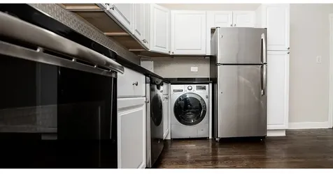 3345 North Marshfield Avenue Chicago IL 60657