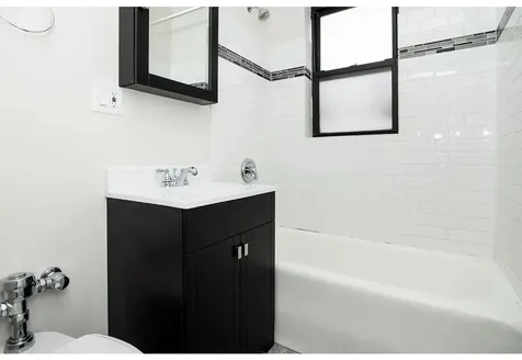 3345 North Marshfield Avenue Chicago IL 60657