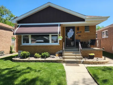 13821 South Tracy Avenue Riverdale IL 60827
