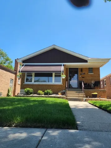 13821 South Tracy Avenue Riverdale IL 60827