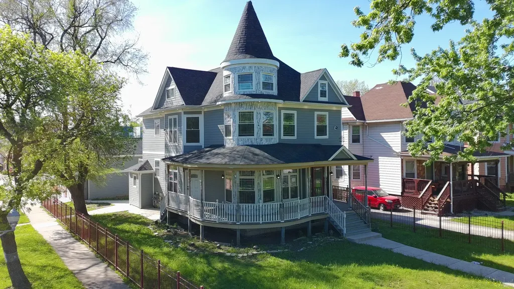 600 North Pine Avenue Chicago IL 60644