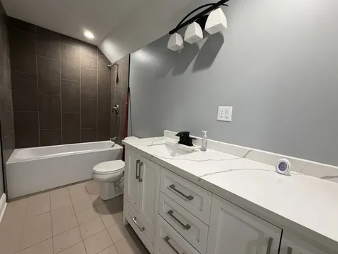 600 North Pine Avenue Chicago IL 60644