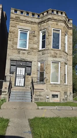 6207 South May Street Chicago IL 60621