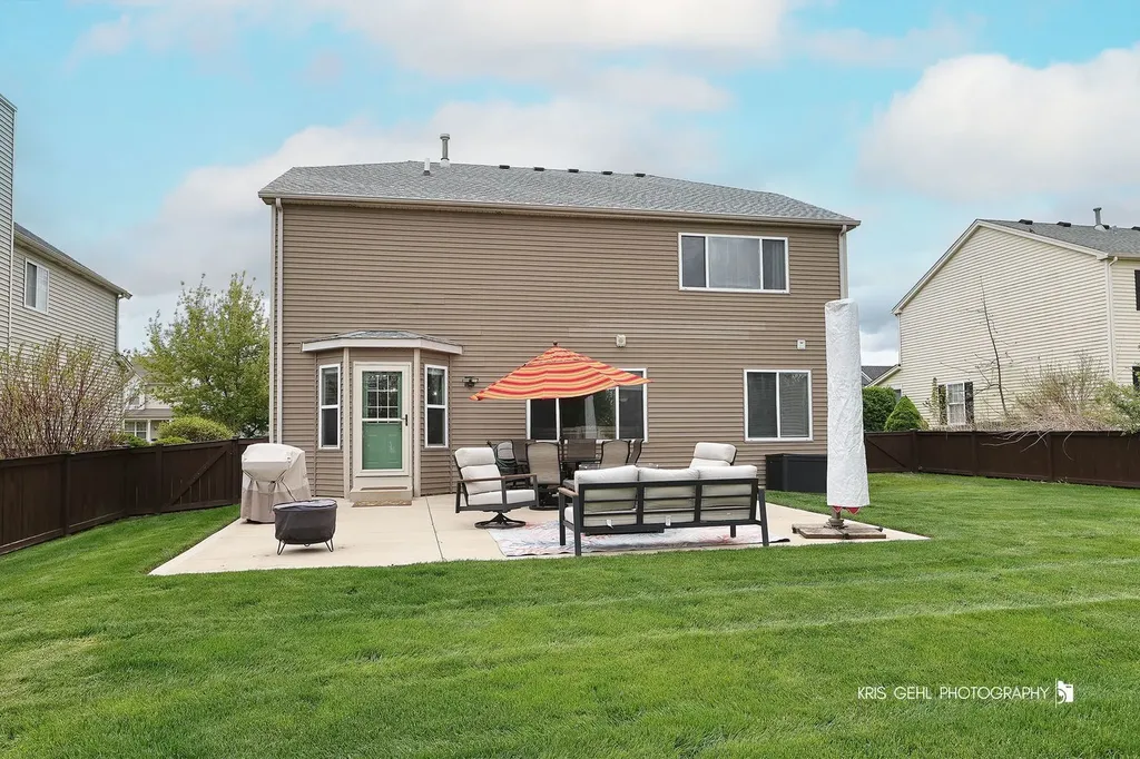 992 Mackenzie Drive Antioch IL 60002