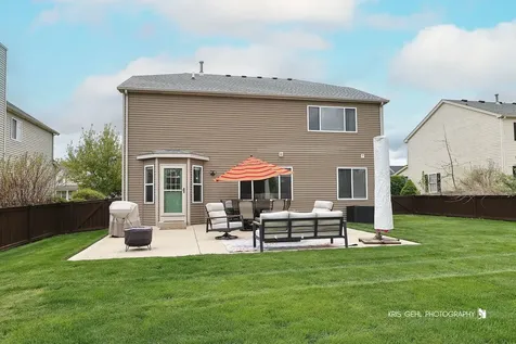 992 Mackenzie Drive Antioch IL 60002