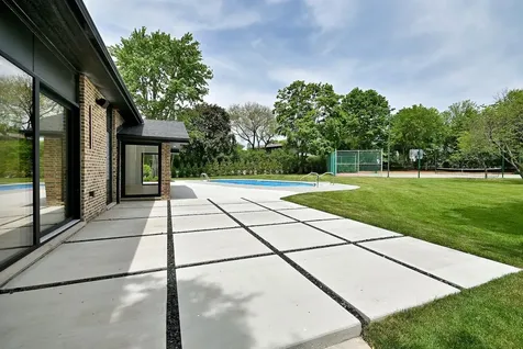 3460 Whirlaway Drive Northbrook IL 60062