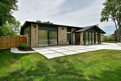 3460 Whirlaway Drive Northbrook IL 60062