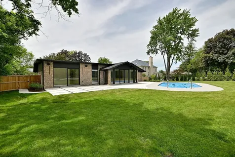 3460 Whirlaway Drive Northbrook IL 60062