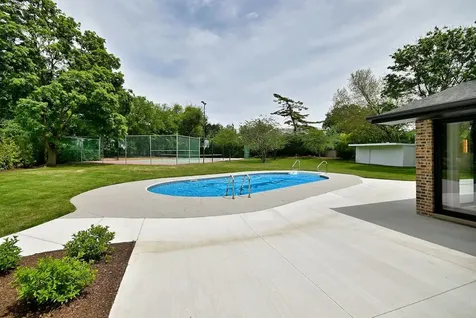 3460 Whirlaway Drive Northbrook IL 60062