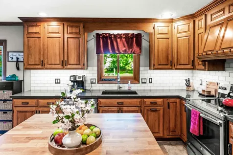 25 Bay Pointe Drive Bloomington IL 61704
