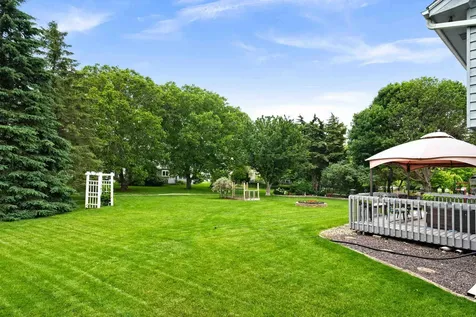 25 Bay Pointe Drive Bloomington IL 61704