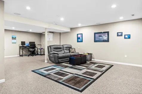 25 Bay Pointe Drive Bloomington IL 61704