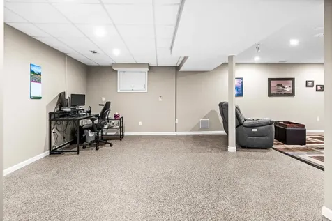 25 Bay Pointe Drive Bloomington IL 61704