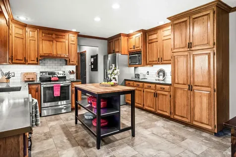 25 Bay Pointe Drive Bloomington IL 61704