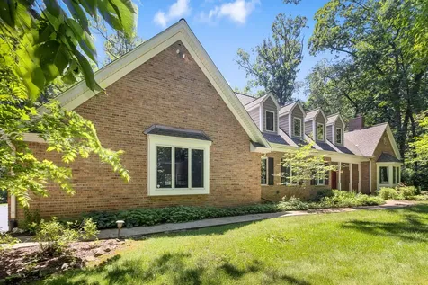 37W305 Crane Road St. Charles IL 60175