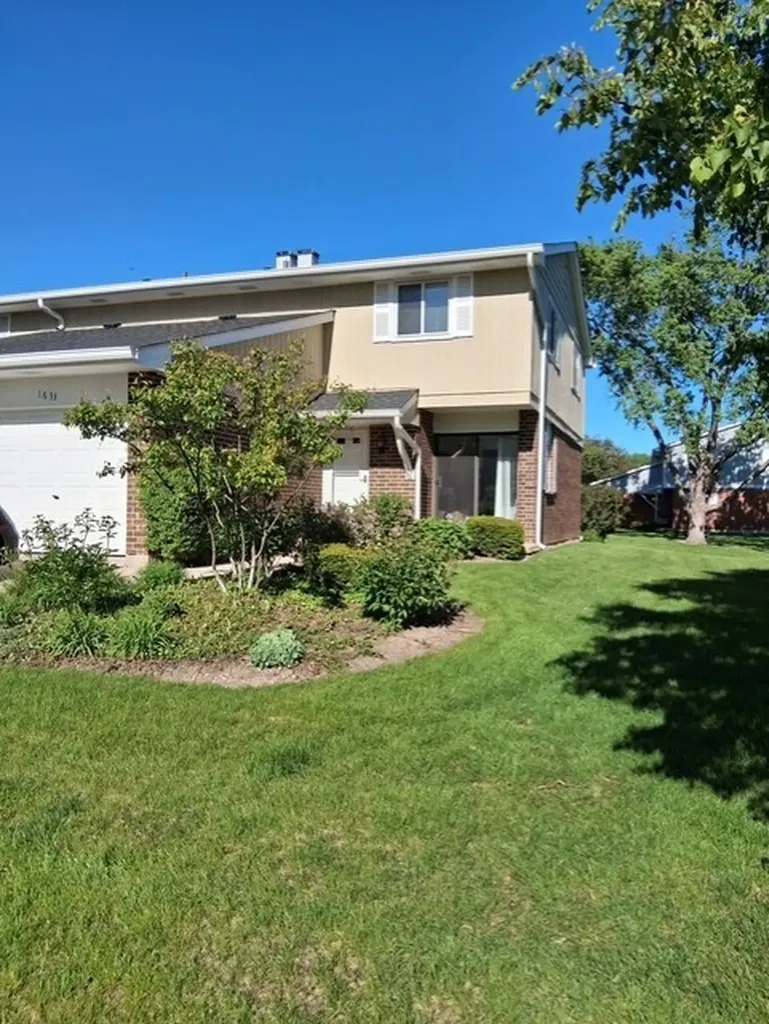 1633 Leytonstone Drive Wheaton IL 60189