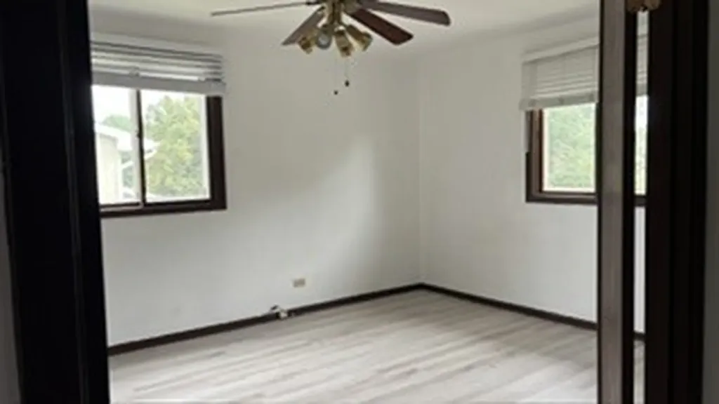 1633 Leytonstone Drive Wheaton IL 60189