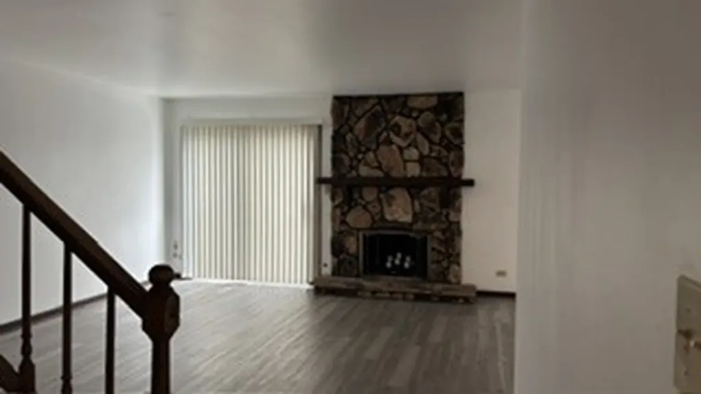 1633 Leytonstone Drive Wheaton IL 60189
