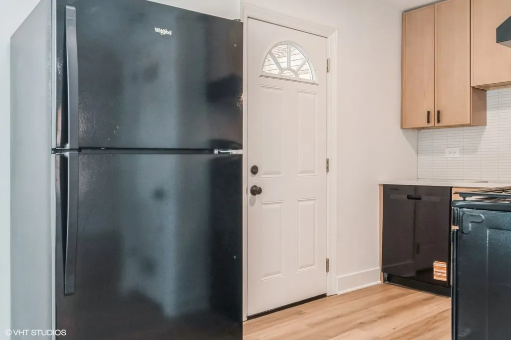 5809 North Rogers Avenue Chicago IL 60646