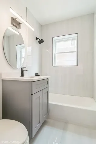 5809 North Rogers Avenue Chicago IL 60646