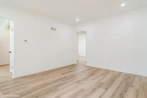 5809 North Rogers Avenue Chicago IL 60646