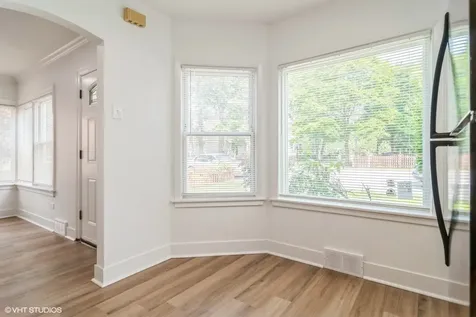 5809 North Rogers Avenue Chicago IL 60646
