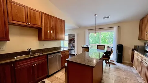 1923 Byman Lane Vernon Hills IL 60061
