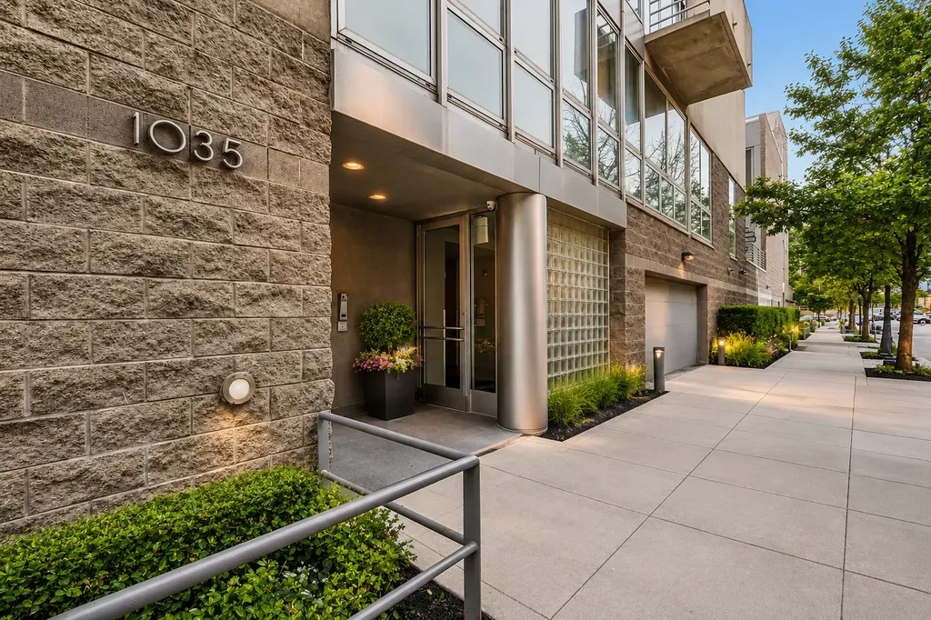 1035 West Huron Street Chicago IL 60642