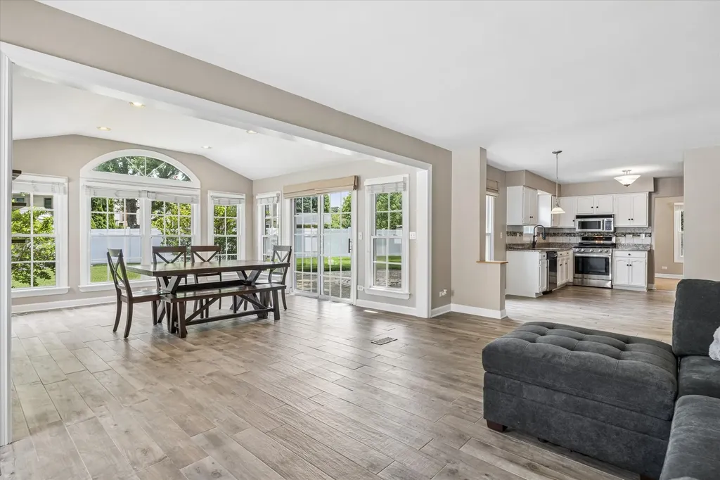 6155 Ivy Drive Lisle IL 60532