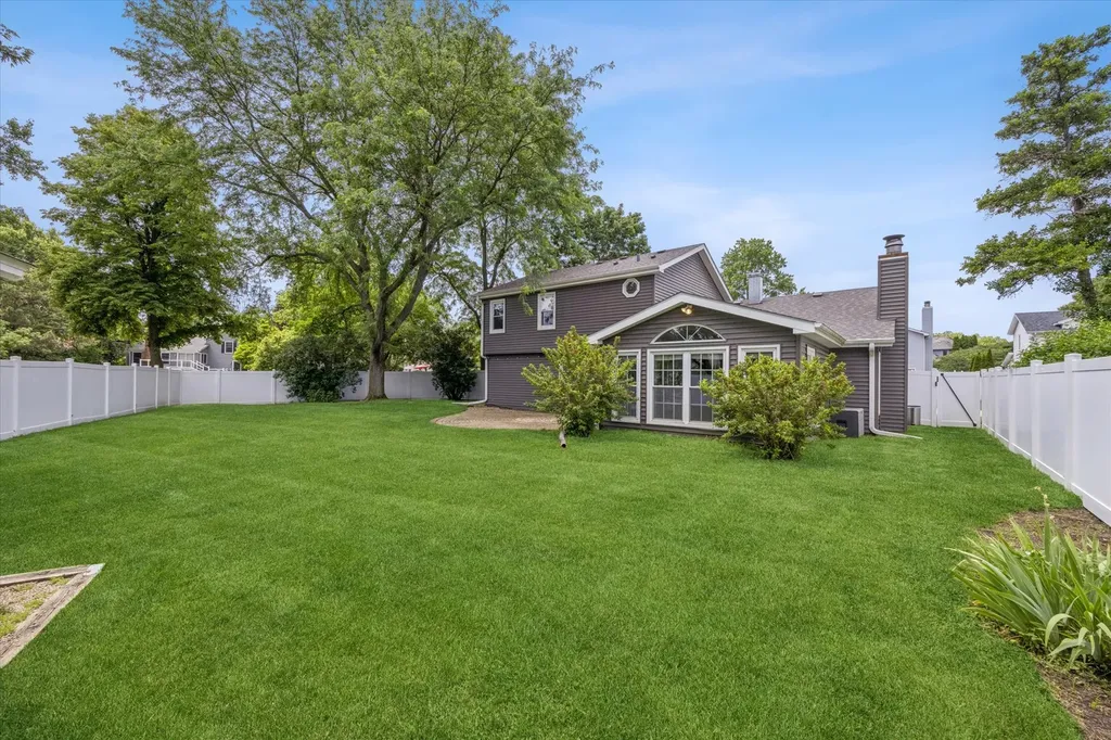 6155 Ivy Drive Lisle IL 60532
