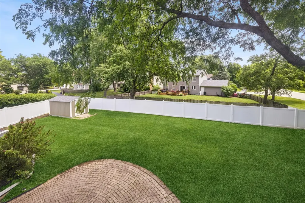 6155 Ivy Drive Lisle IL 60532