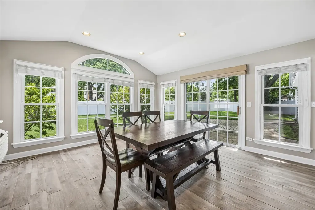 6155 Ivy Drive Lisle IL 60532
