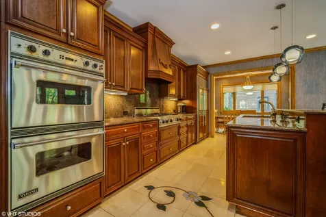 2870 Duffy Lane Riverwoods IL 60015