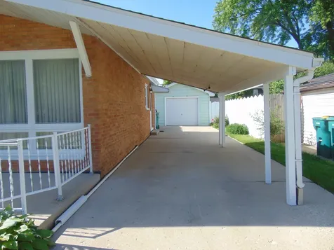 2202 Saint Francis Avenue Joliet IL 60436