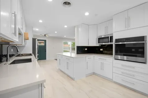 515 East 168th Place South Holland IL 60473