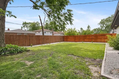 515 East 168th Place South Holland IL 60473