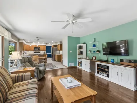 8814 Galleria Court Spring Grove IL 60081