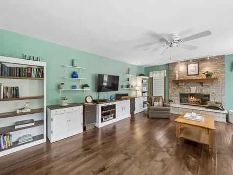 8814 Galleria Court Spring Grove IL 60081