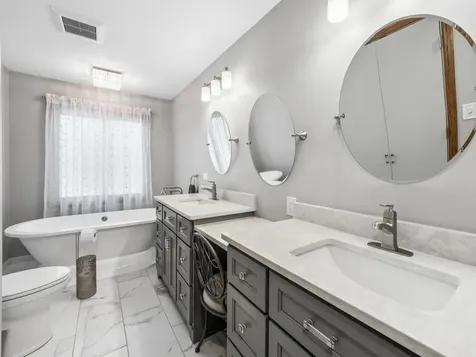 8814 Galleria Court Spring Grove IL 60081
