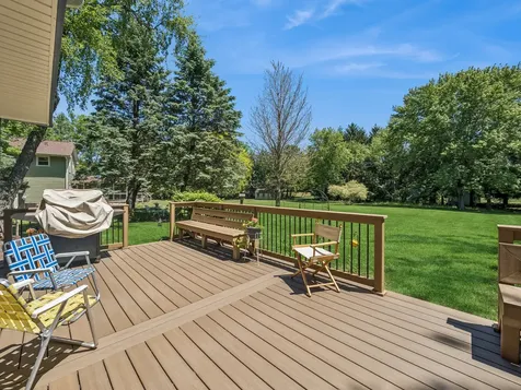8814 Galleria Court Spring Grove IL 60081