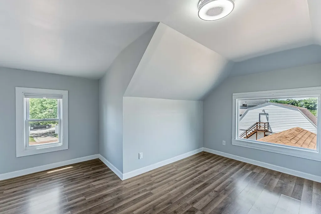 11319 South Green Bay Avenue Chicago IL 60617