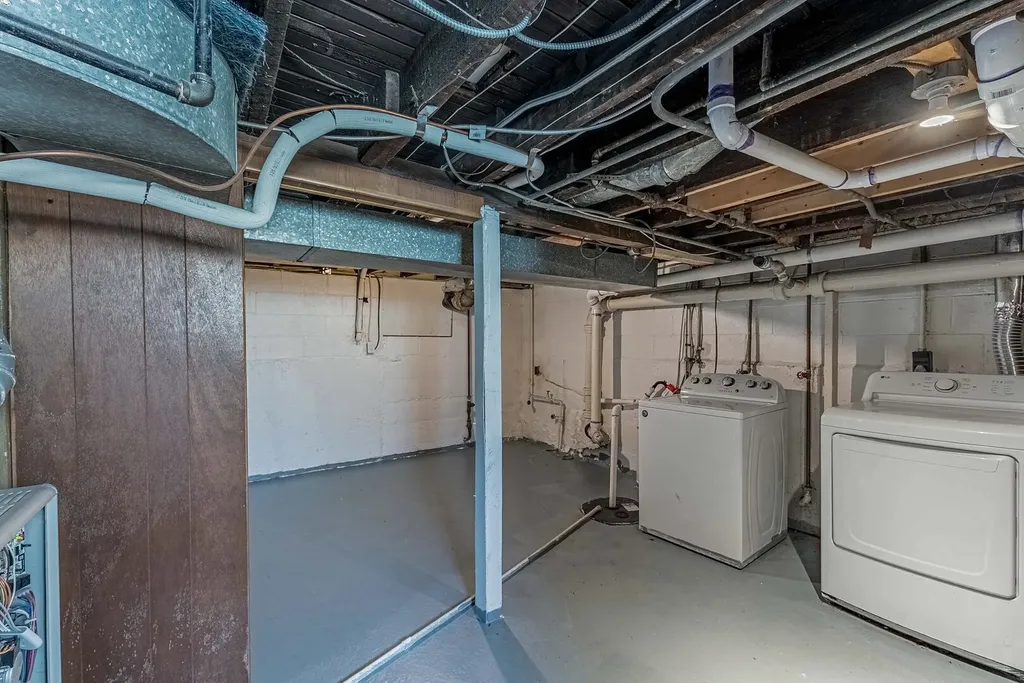 11319 South Green Bay Avenue Chicago IL 60617