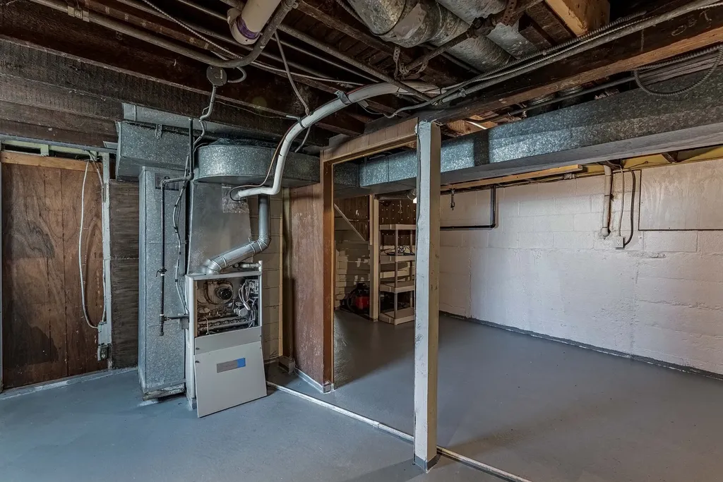 11319 South Green Bay Avenue Chicago IL 60617