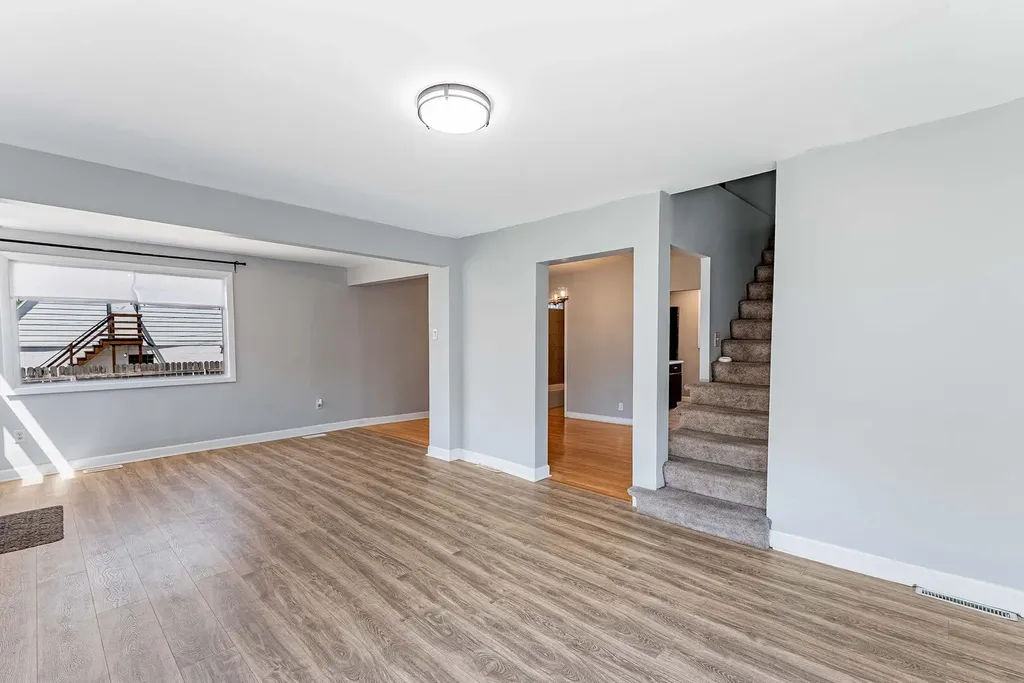 11319 South Green Bay Avenue Chicago IL 60617