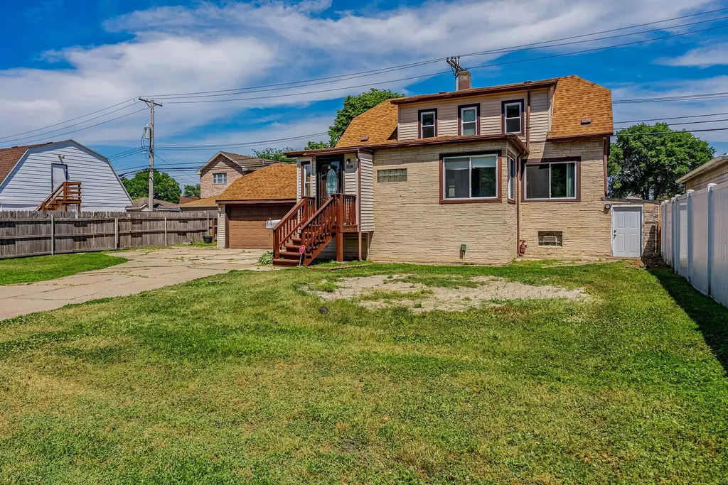 11319 South Green Bay Avenue Chicago IL 60617