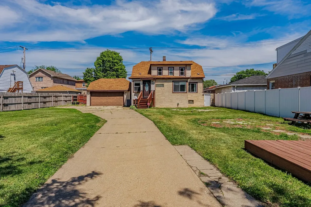 11319 South Green Bay Avenue Chicago IL 60617