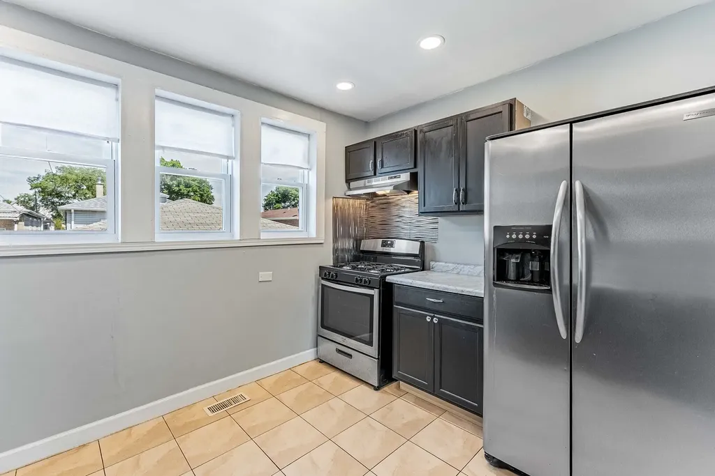11319 South Green Bay Avenue Chicago IL 60617